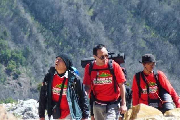 Tunanetra mendaki gunung