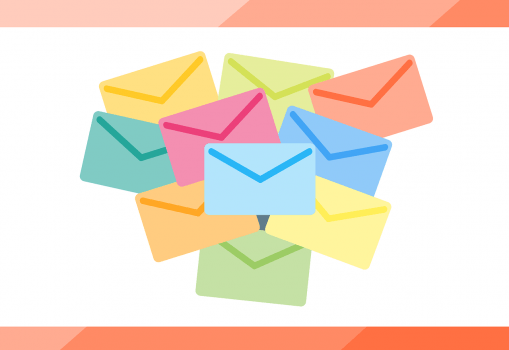 tumpukan amplop surat dengan berbagai warna